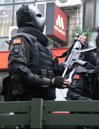 Illustration for article titled Terrifying Soldiers Look Like Comic Book Villains